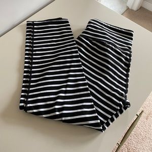 Athleta striped capri leggings xs